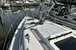 Just Enough 29ft Hunter Yacht For Sale