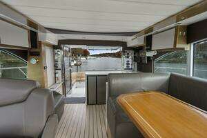 2014 Cruisers Yachts thumbnail 20