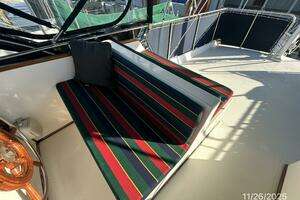 1989 Grand Banks Classic thumbnail 25