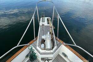 1989 Grand Banks Classic thumbnail 5