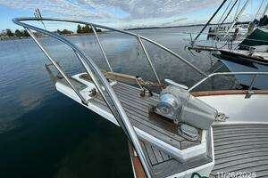 1989 Grand Banks Classic thumbnail 6
