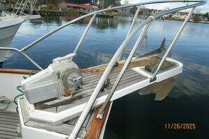 1989 Grand Banks Classic thumbnail 7