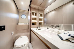 2022 Azimut 60 FLY thumbnail 32