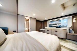 2022 Azimut 60 FLY thumbnail 28