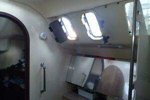 1997 Hunter 376 thumbnail 49