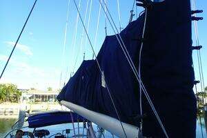 1997 Hunter 376 thumbnail 13