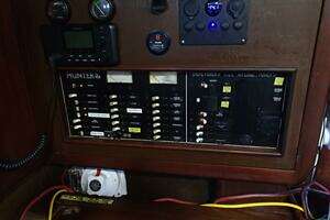 1997 Hunter 376 thumbnail 51