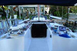 1997 Hunter 376 thumbnail 36