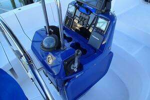 1997 Hunter 376 thumbnail 25