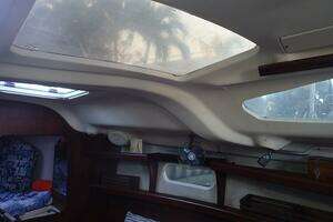 1997 Hunter 376 thumbnail 43
