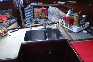 Semper Paratus 37ft Hunter Yacht For Sale