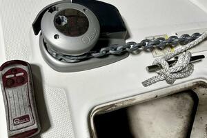 28ft Boston Whaler Yacht For Sale