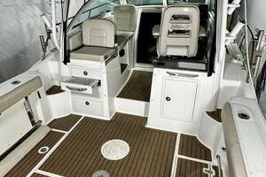 28ft Boston Whaler Yacht For Sale