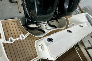 28ft Boston Whaler Yacht For Sale