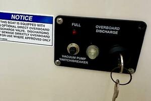 28ft Boston Whaler Yacht For Sale