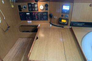2007 Jeanneau 42DS thumbnail 23