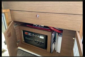 Iffin 29ft Jeanneau Yacht For Sale