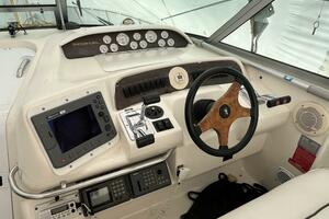 Knot 2 Day 33ft Sea Ray Yacht For Sale