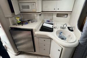 Knot 2 Day 33ft Sea Ray Yacht For Sale