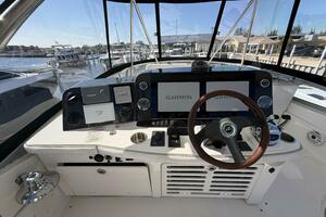 2008 Sea Ray 47 Sedan Bridge - Helm