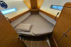 2018 Jeanneau Sun Odyssey 449 thumbnail 5