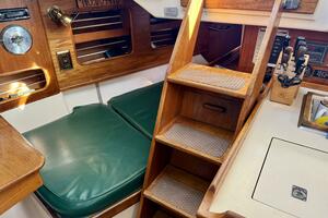 Halcyon 35ft Niagara Yacht For Sale