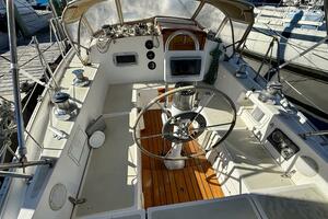 Halcyon 35ft Niagara Yacht For Sale