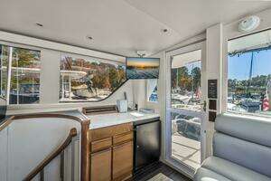 1999 Viking 58 Enclosed Flybridge thumbnail 24