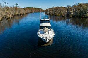 1999 Viking 58 Enclosed Flybridge thumbnail 7