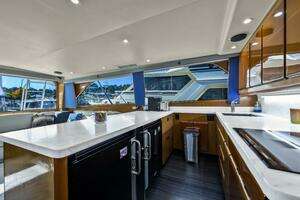 1999 Viking 58 Enclosed Flybridge thumbnail 19