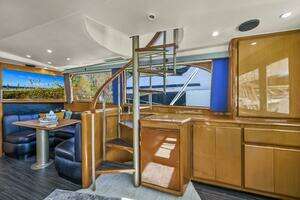 1999 Viking 58 Enclosed Flybridge thumbnail 15