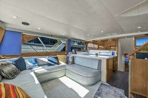 1999 Viking 58 Enclosed Flybridge thumbnail 12