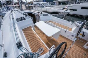37ft Beneteau Yacht For Sale