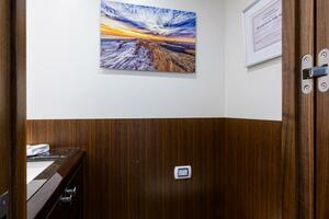 ZEPHYR 100ft Ocean Alexander Yacht For Sale