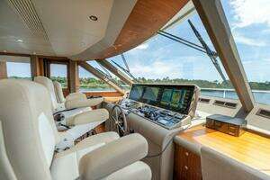 2019 Ocean Alexander 100 Motor Yacht thumbnail 23