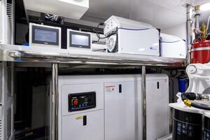 ZEPHYR 100ft Ocean Alexander Yacht For Sale