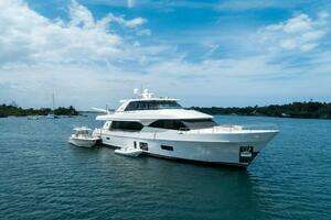 2019 Ocean Alexander 100 Motor Yacht thumbnail 2