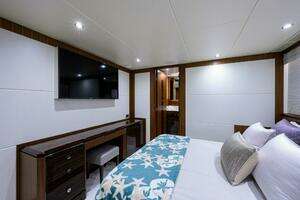 2019 Ocean Alexander 100 Motor Yacht thumbnail 54