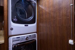 ZEPHYR 100ft Ocean Alexander Yacht For Sale