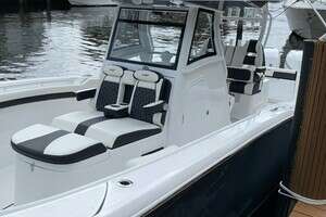 32-ft-Tidewater-2021-320 CC Adventure-Stuart Florida United States yacht for sale