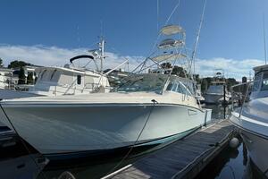 Cabo 45 EMMA - Exterior