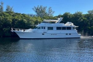 POMBOO 70ft Hatteras Yacht For Sale