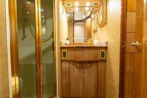 2006 Viking 68 Convertible thumbnail 52