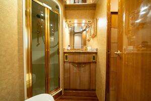 2006 Viking 68 Convertible thumbnail 51