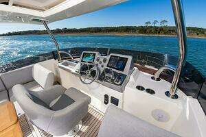 2022 Beneteau Swift Trawler thumbnail 16