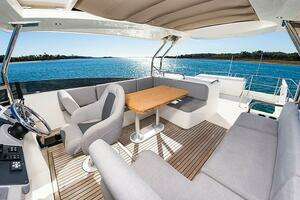 2022 Beneteau Swift Trawler thumbnail 15