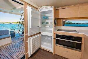 2022 Beneteau Swift Trawler thumbnail 23