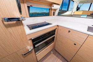 2022 Beneteau Swift Trawler thumbnail 24