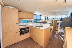 2022 Beneteau Swift Trawler thumbnail 21