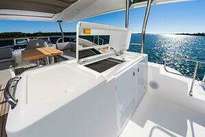 2022 Beneteau Swift Trawler thumbnail 13